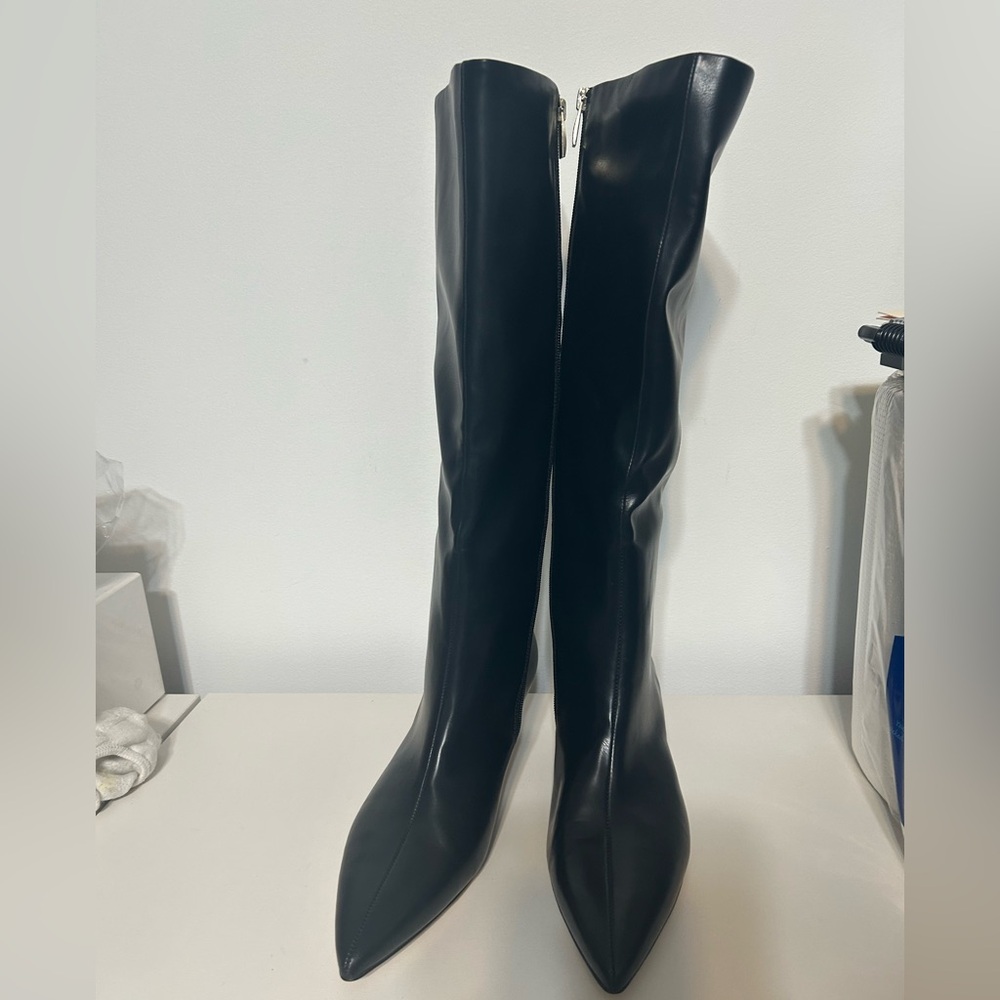 Black Women's Knee-High Boots